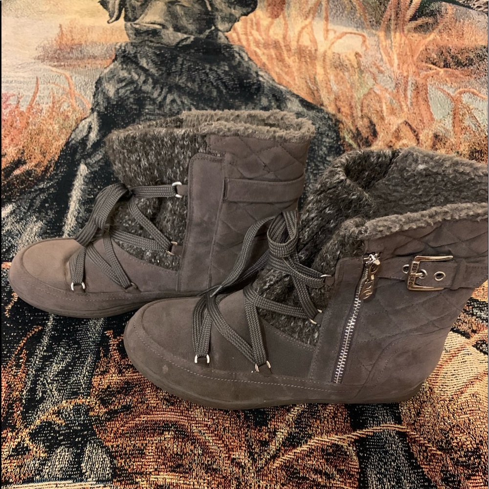 Guess short winter boots